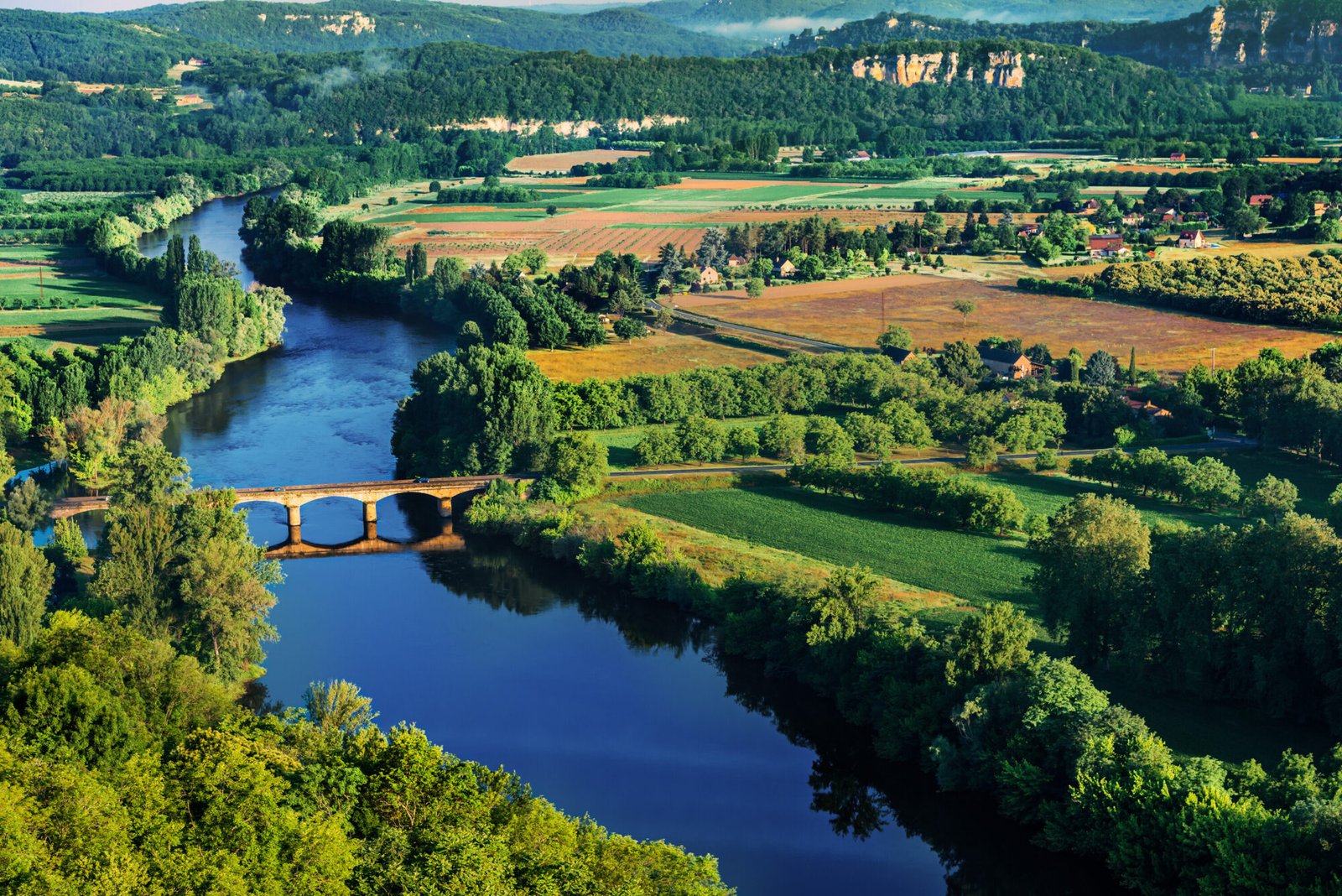 A Vagabond Life: Ultimate Travel Guide