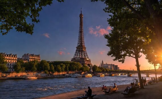 A Vagabond Life: The Ultimate Travel Guide